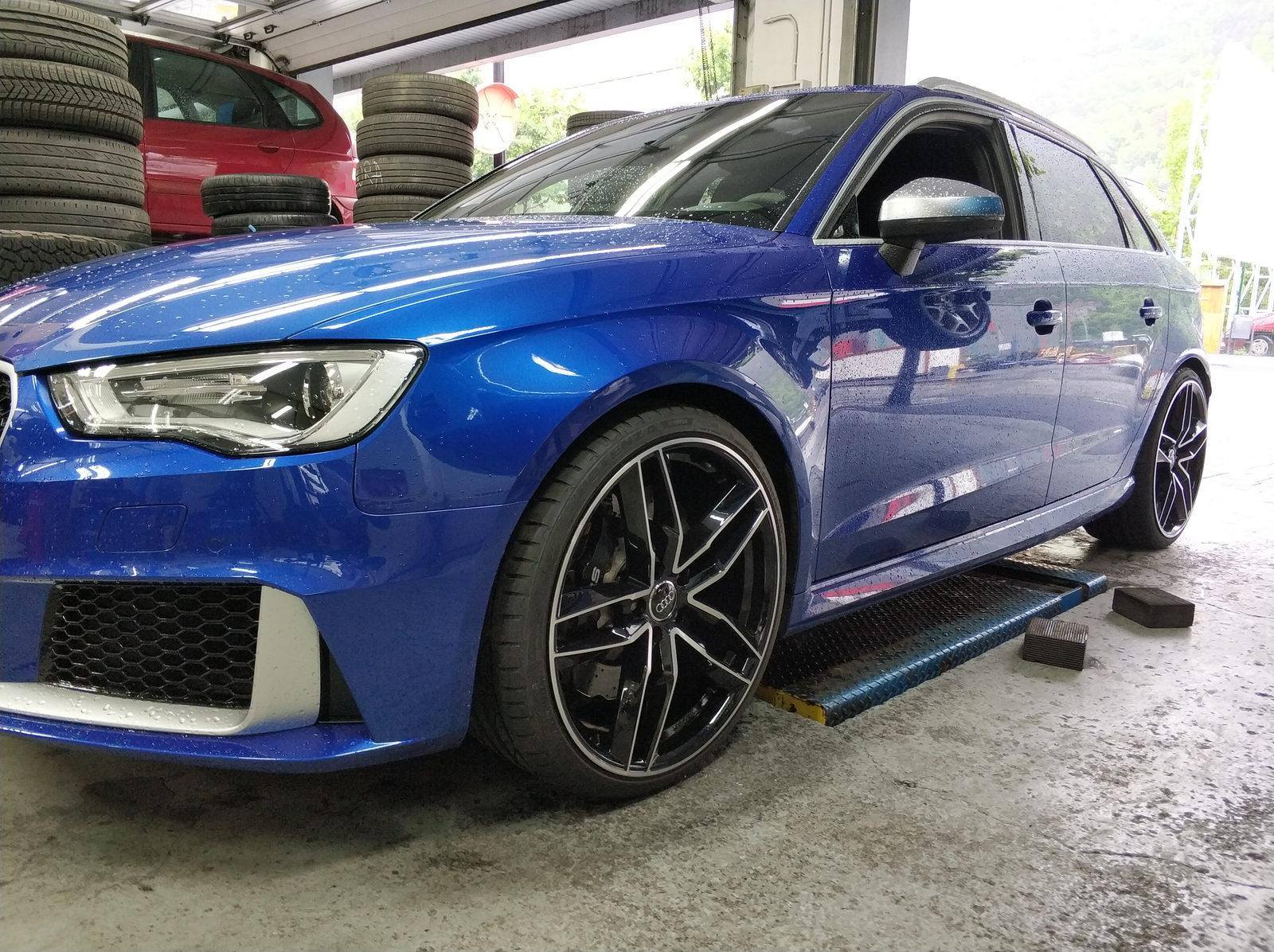 Audi RS3 – llantas 20"